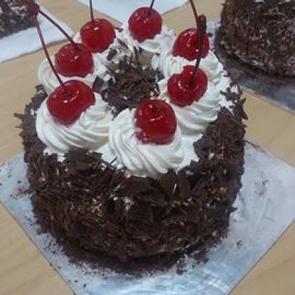 Black Forest Cake  OR Strawberry Cake (Individual Hands-on)