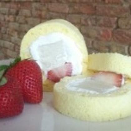 Basic Baking 103: Fresh Cream Sponge Cake and Swiss Roll