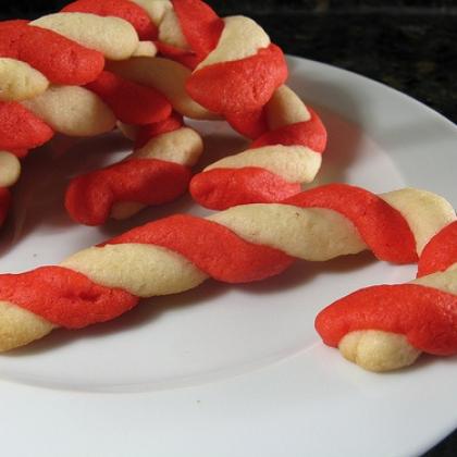 Candy Cane Cookies for Kids (ages 4 to 12)