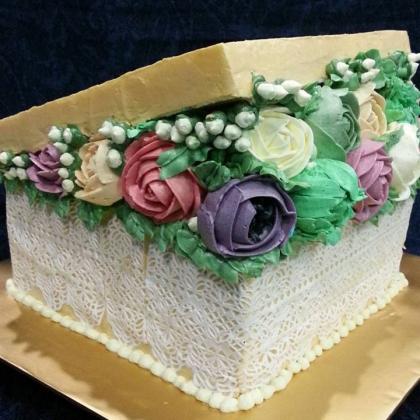 Buttercream Flower Cake Box Class