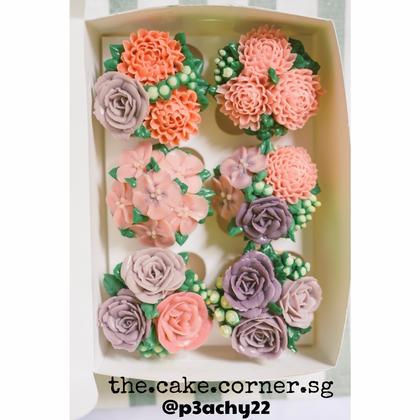 Korean Glossy Buttercream floral cupcake workshop - Basic