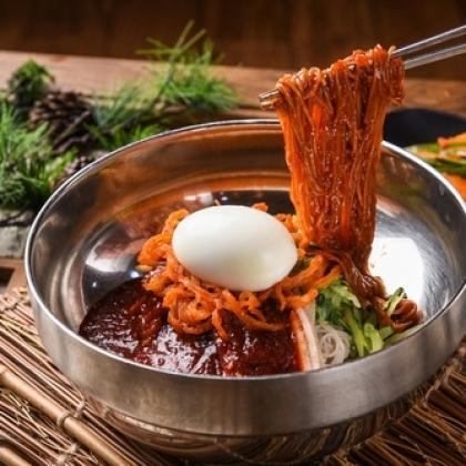 Korean Kimchi Bibim Noodle cooking class by CU