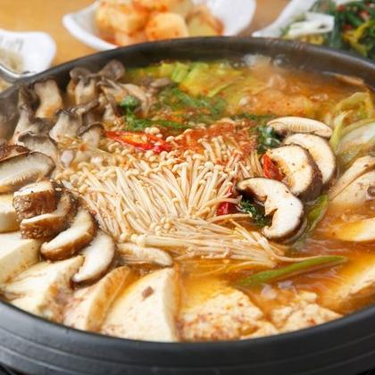 Korean Tofu Mushroom Jeongol 베지테리안 (Vegetarian) cooking class by CU