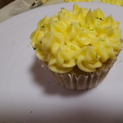 Super Moist Lemon Cupcake with 3 Types of Frosting
