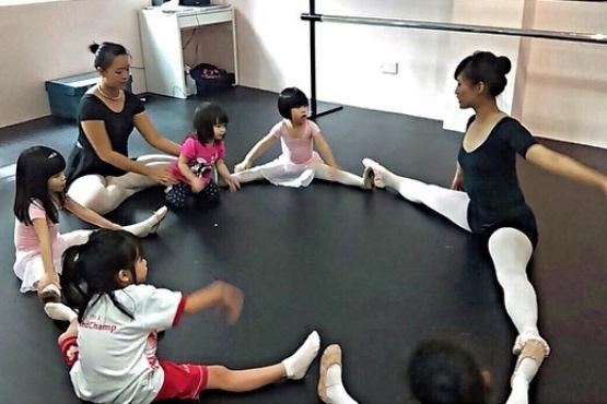 Butterfly Ballerinas: Dance for Kids (ages 4 to 5)