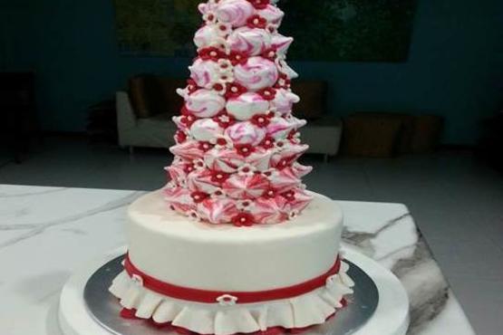 Meringue Kisses Tower Cake