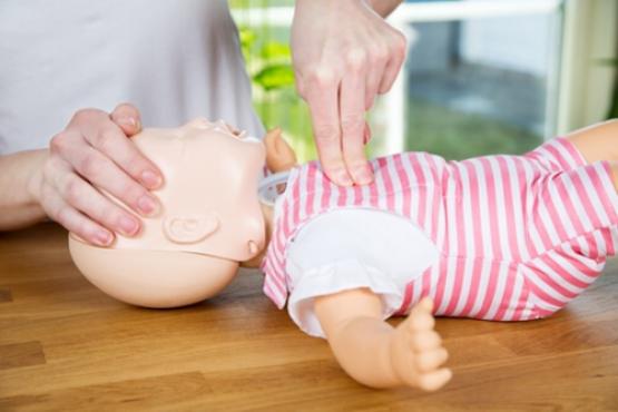 Infant Resuscitation (Conscious/Unconscious Choking & CPR)
